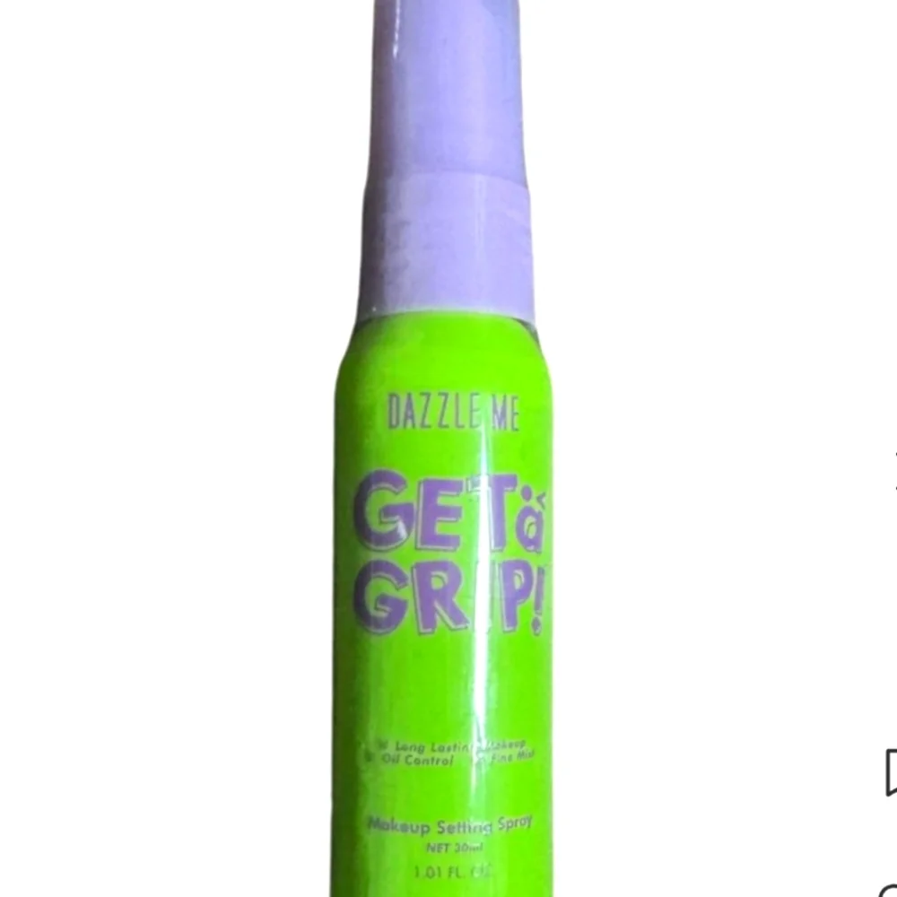 Dazzle Me 💚💜 Get A Grip setting spray - Picture 2 of 2
